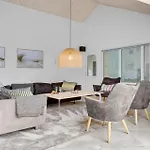 Six-bedroom In 別荘 ブラーバンド