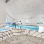 Six-bedroom In 別荘 ブラーバンド