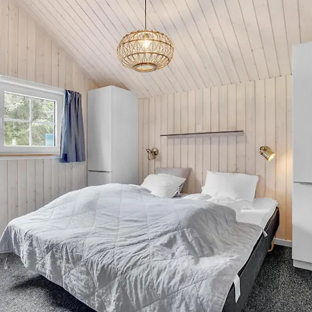 6 Værelses Lækker Bolig I Blåvand *