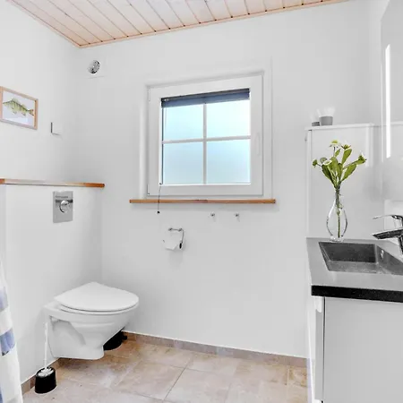 6 Værelses Lækker Bolig I Blåvand Feriehus *