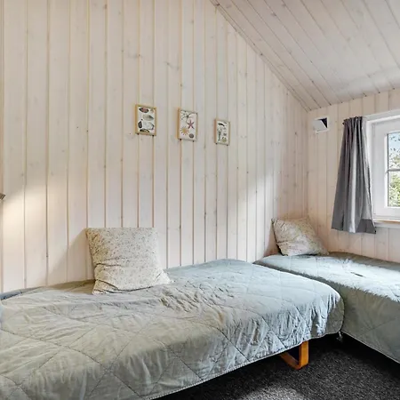 6 Værelses Lækker Bolig I Blåvand Feriehus *