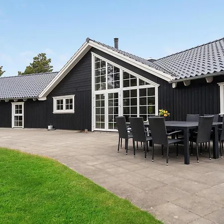 6 Værelses Lækker Bolig I Blåvand Feriehus Blåvand