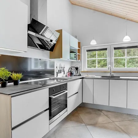 6 Værelses Lækker Bolig I Blåvand Feriehus Blåvand
